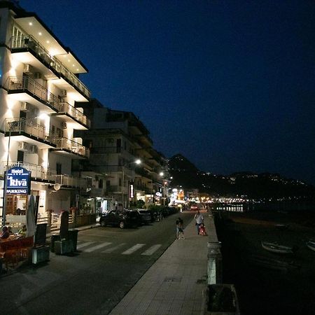 Hotel La Riva Джардини Наксос Екстериор снимка