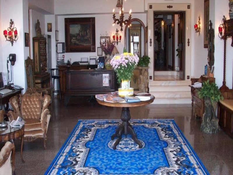 Hotel La Riva Джардини Наксос Екстериор снимка