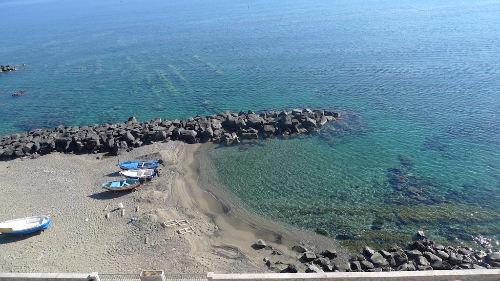 Hotel La Riva Джардини Наксос Екстериор снимка
