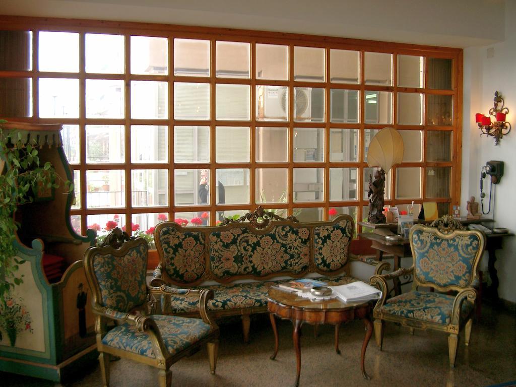 Hotel La Riva Джардини Наксос Екстериор снимка